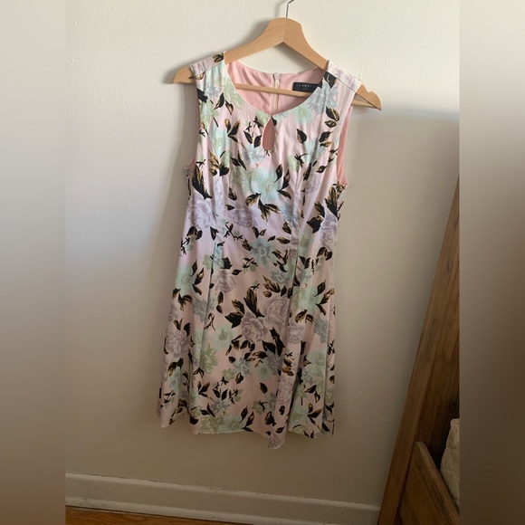 Mini dress, flower, A-line - Picture 2 of 3